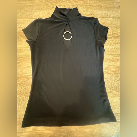 Susan Lawrence Black Short Sleeve Top with Ring Accent - Picture 2 of 6
